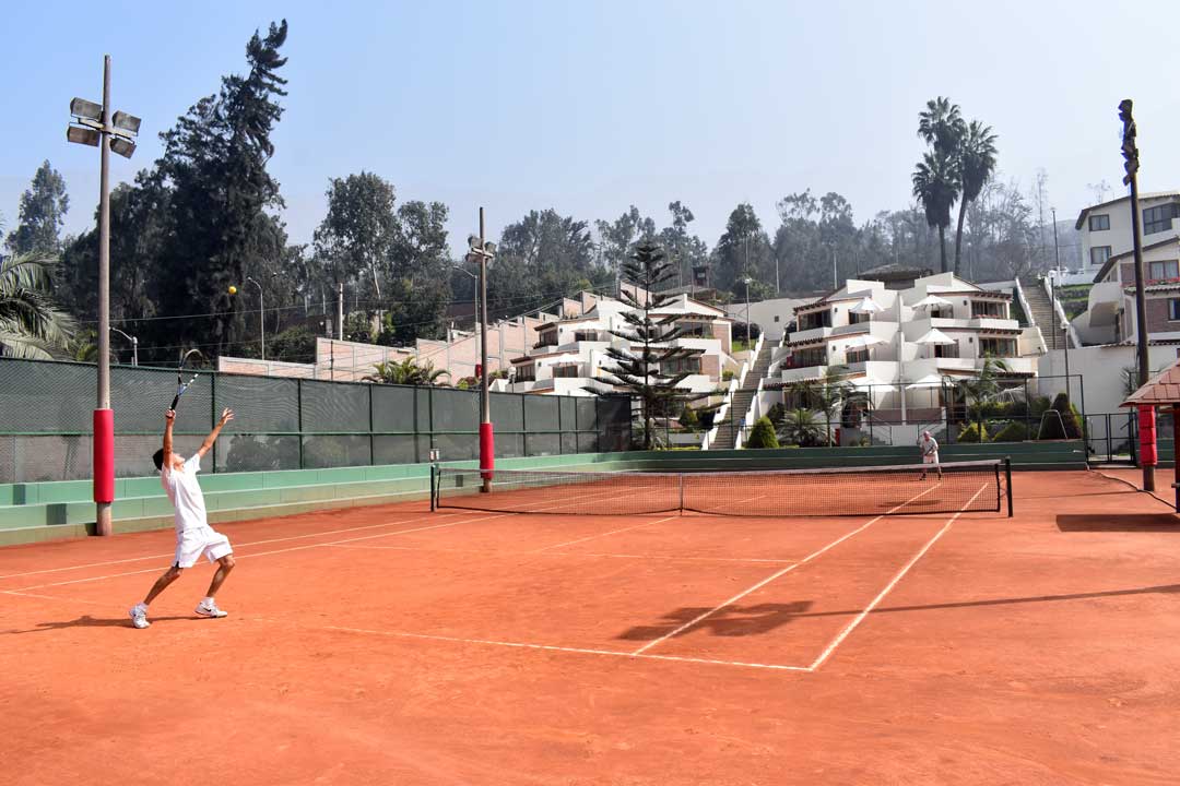 Canchas de tenis en la sede Villa Chosica